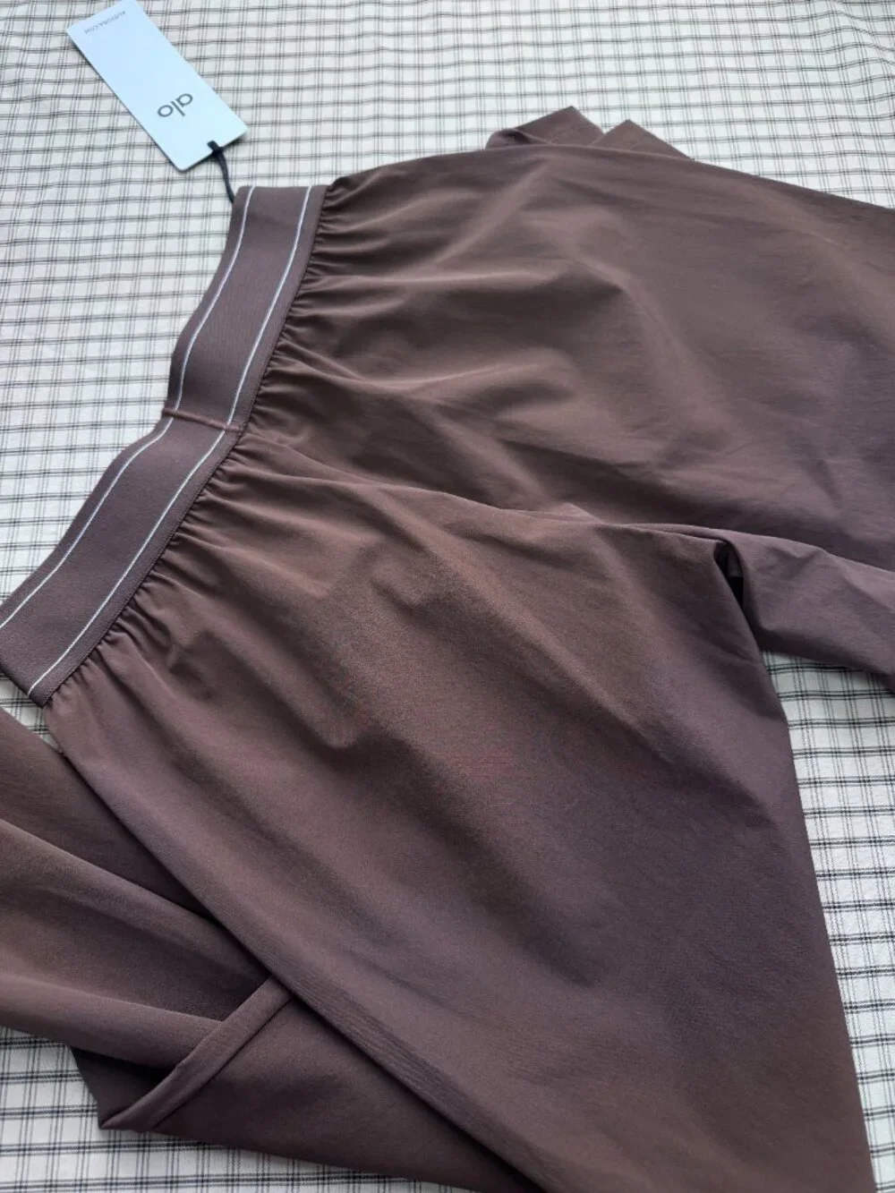 ALO Yoga Wide Leg Pants in Dark Brown